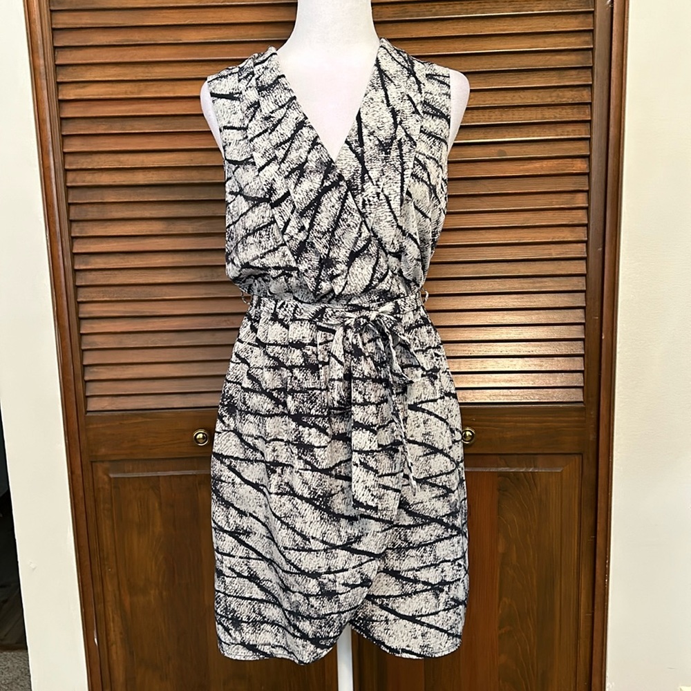 Forever 21 Sleeveless Faux Wrap Dress